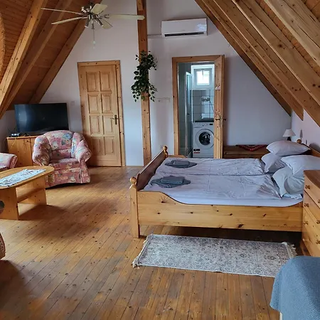 Rozsa Porta * Vonyarcvashegy